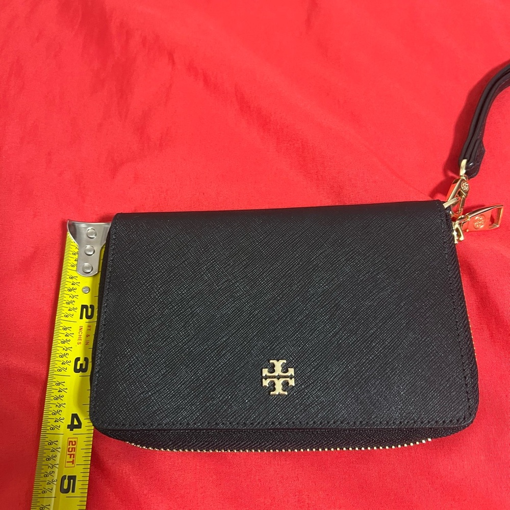 Phone wristlet